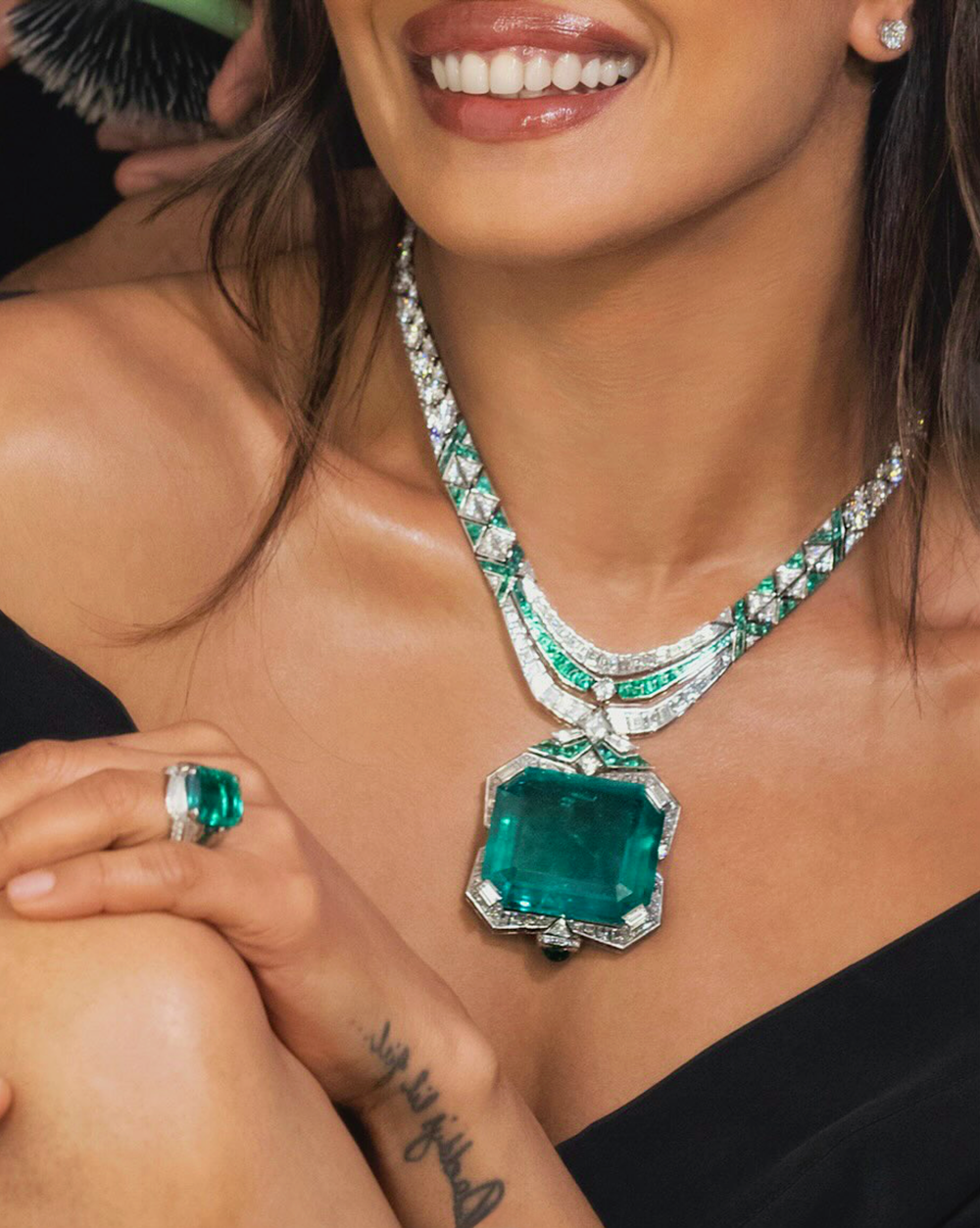 Bvlgari Magnus Emerald Necklace Debuts at Met Gala 2025 — Anne of